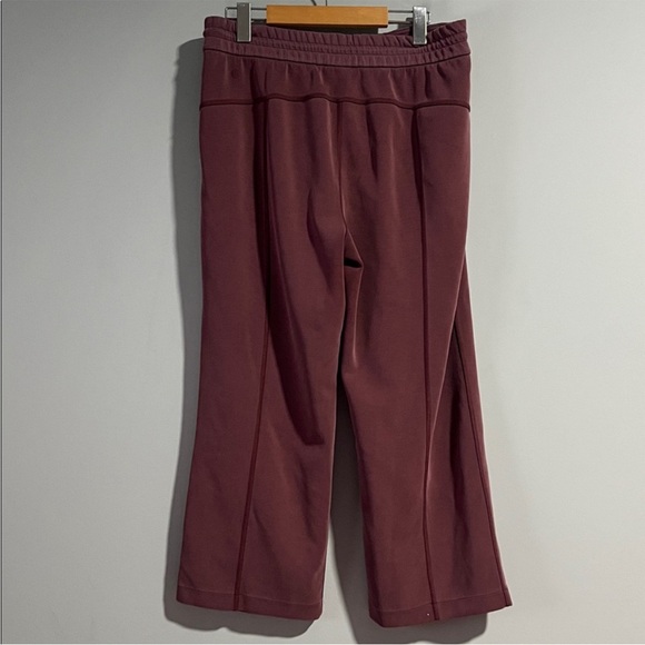 Lululemon Softstreme High-Rise Straight Leg Crop - Picture 5 of 7